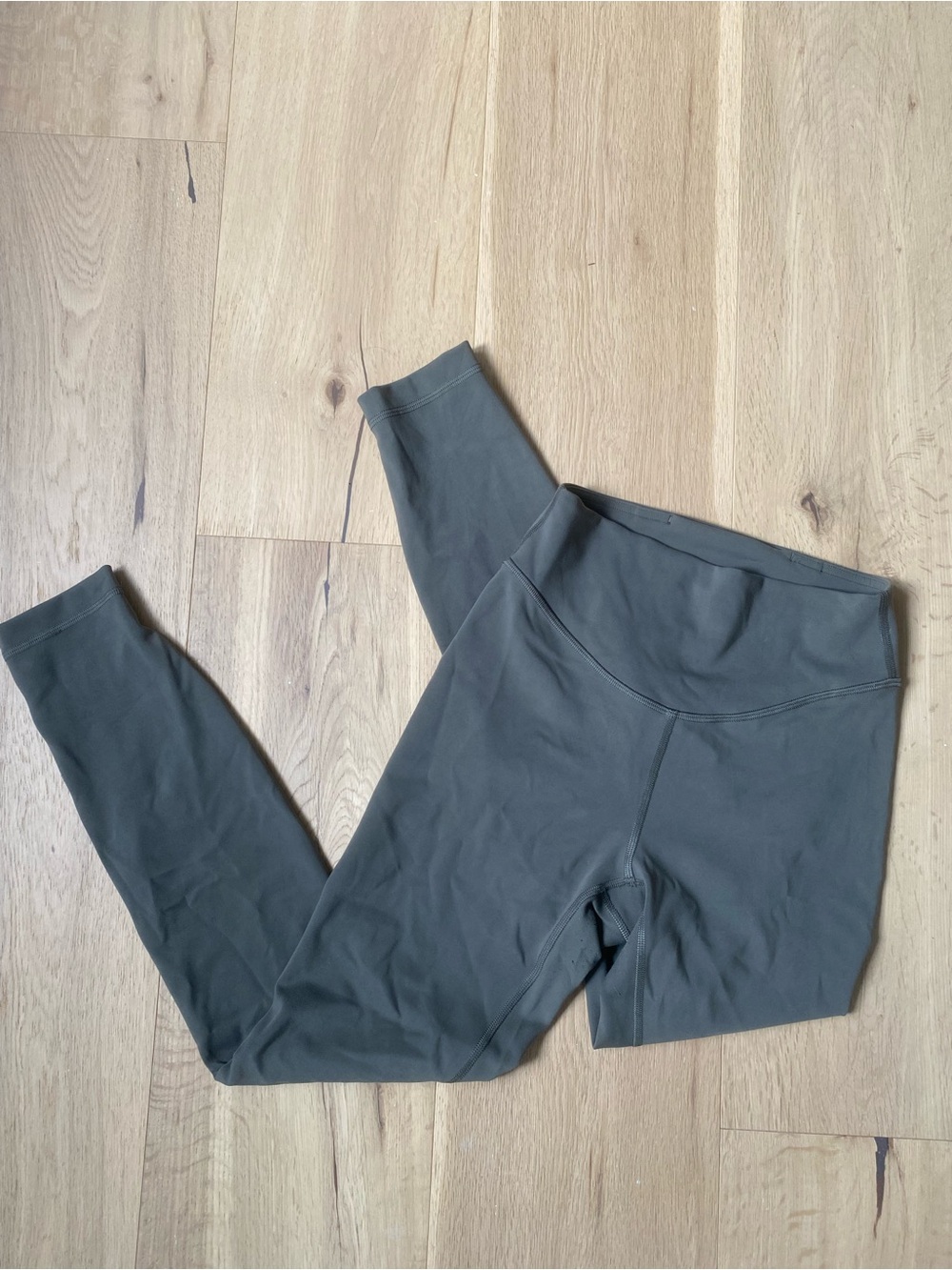 Lululemon leggings Wunder under